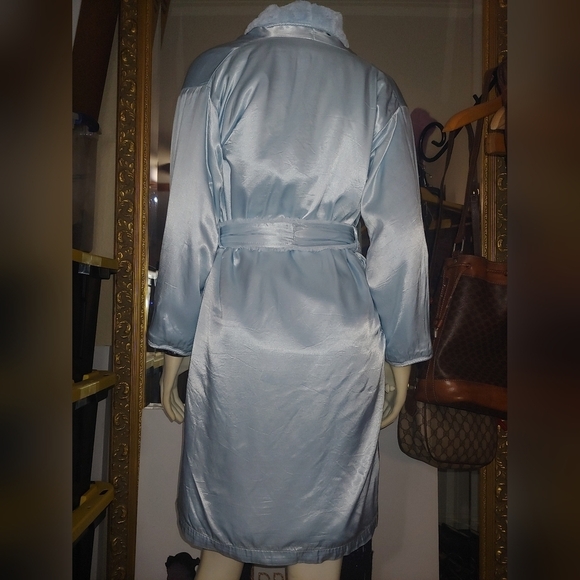LITTLE GIRAFFE Luxe Satin Snow Leopard Robe Satin Luxurious Robe Powder Blue 🩵 - Picture 4 of 15